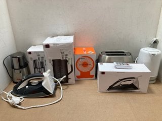 7 X ASSORTED JOHN LEWIS & PARTNERS KITCHEN APPLIANCES TO INCLUDE 1.7 LITRE COATED STAINLESS STEEL KETTLE & 6 INCH USB DESK FAN: LOCATION - AR1