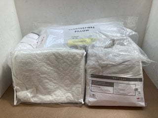 5 X ASSORTED JOHN LEWIS & PARTNERS BEDDING ITEMS TO INCLUDE CLUSTER FIBRE PILLOW: LOCATION - AR2