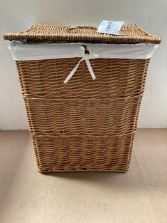 4 X ASSORTED STORAGE ITEMS TO INCLUDE JOHN LEWIS & PARTNERS WICKER LAUNDRY BASKET IN NATURAL: LOCATION - AR3