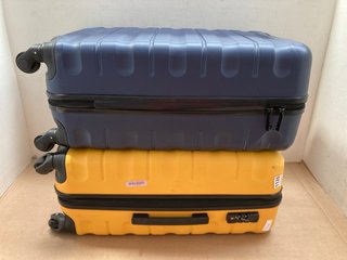 2 X JOHN LEWIS & PARTNERS SMALL HARD SHELL WHEELED COMBINATION LOCK SUITCASES IN NAVY/YELLOW: LOCATION - AR7