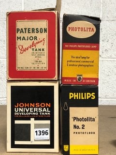 VINTAGE PHOTOGRAPHY EQUIPMENT TO INCLUDE BULBS: LOCATION - BR22