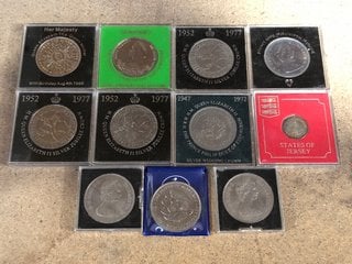 A COLLECTION OF COMMEMORATIVE CROWNS AND COINS: LOCATION - BR22