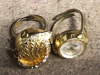 2 X VINTAGE RING WATCHES: LOCATION - BR22