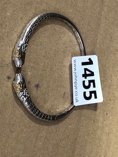 BRACELET IN SILVER COLOUR: LOCATION - BR21