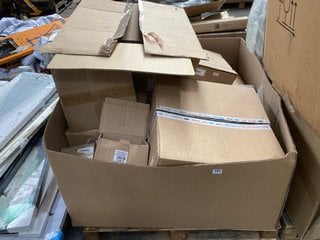 PALLET OF ASSORTED WHITE GOOD SPARE PARTS TO INCLUDE OUTER TUB ASSEMBLY REPLACEMENT PART: LOCATION - A8 (KERBSIDE PALLET DELIVERY)