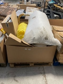 PALLET OF ASSORTED ITEMS TO INCLUDE QTY OF GATEMATE 24 INCH SPRING FASTENER SETS WITH STAPLE CATCH: LOCATION - B1 (KERBSIDE PALLET DELIVERY)