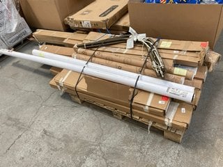 PALLET OF ASSORTED HOMEWARE ITEMS TO INCLUDE SUNWOOD FAUX WOOD VENETIAN BLIND IN WHITE - SIZE 110X130CM: LOCATION - B1 (KERBSIDE PALLET DELIVERY)