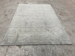 JOHN LEWIS & PARTNERS 100% WOOL HAND KNOTTED RUG IN PLAIN GREY - SIZE 200X300CM - RRP £650: LOCATION - B2