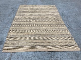 JOHN LEWIS & PARTNERS HAND MADE RUG IN GRAINED JUTE BLACK - SIZE 200X300CM - RRP £350: LOCATION - B2