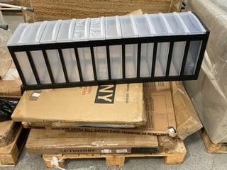 PALLET OF ASSORTED ITEMS TO INCLUDE 12 DRAWER PLASTIC STORAGE ORGANISER IN CLEAR PLASTIC/BLACK: LOCATION - B3 (KERBSIDE PALLET DELIVERY)