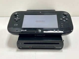 NINTENDO WII U 32GB GAMES CONSOLE: MODEL NO WUP-101 (03) + WUP-010 (EUR, WITH ACCESSORIES AS PHOTOGRAPHED) [JPTM124939]