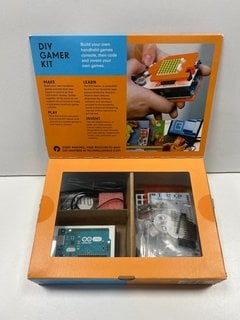 TECHNOLOGY WILL SAVE US GAMER D.I.Y KIT. [JPTM124869]