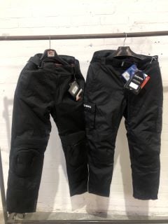 DUCHINNI BLACK PACIFIC RIDING JEANS (SIZE 2XL/38) AND AKITO BLACK RAINBOW PLUS RIDING TROUSERS (SIZE XXL)