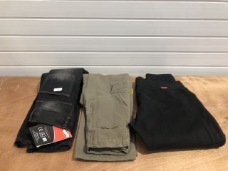 WEISE TUNDRA SHORT LEG JEANS 30 TO INCLUDE DRAGGIN JEANS SAGE GREEN SIZE 28 AND WEISE LEGGINGS BLACK SIZE 22