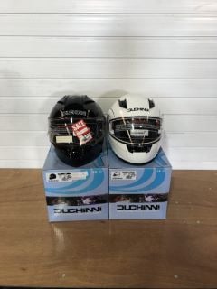 2X DUCHINNI MOTORCYCLE HELMET 1 MODEL D606 SIZE EXTRA SMALL ( G WHITE) 1 MODEL D101 SIZE EXTRA SMALL ( G BLACK)