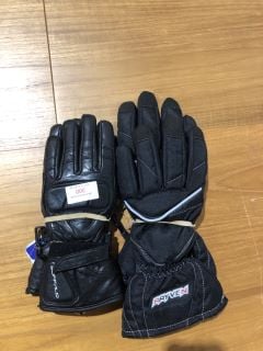 BUFFALO HIPORA GLOVES SIZE XS AND RAYVEN HIPORA REFLEX GLOVES SIZE XS