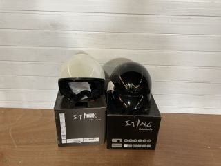 2X STING HELMETS 1 COCON EXTRA EXTRA LARGE (WHITE) 1 F-POLICE FIBERGLASS MEDIUM (BLACK)