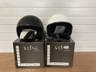 2X STING HELMETS COCON SIZE EXTRA EXTRA LARGE (ONE BLACK ONE MATT BLACK)