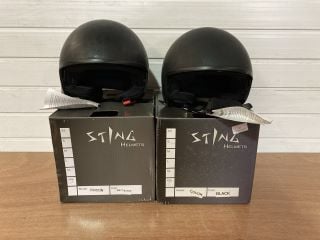 2X STING HELMETS COCON SIZE EXTRA EXTRA LARGE (ONE BLACK ONE MATT BLACK)