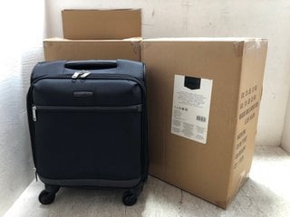 2 X POLYESTER 4 WHEELED LUGGAGE SIZE: SMALL: LOCATION - A13