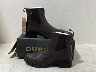 DUBLIN ALTITUDE ZIP BOOTS IN BLACK SIZE: 5: LOCATION - B21