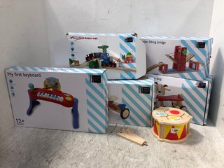 6 X ASSORTED JOHN LEWIS AND PARTNERS CHILDRENS TOYS TO INCLUDE MY FIRST KEYBOARD AND WOODEN LIFTING BRIDGE: LOCATION - B17