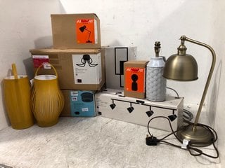 QTY OF ASSORTED JOHN LEWIS AND PARTNERS LIGHT ITEMS TO INCLUDE CRYSTAL GLEAM BATHROOM FLUSH LIGHT IN POLISHED CHROME: LOCATION - B15