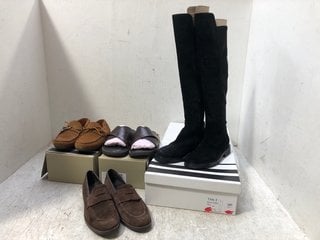 4 X ASSORTED JOHN LEWIS AND PARTNERS SHOES TO INCLUDE X STRAP SANDALS IN CHESTNUT SIZE: 11: LOCATION - B14