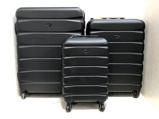 3 X FLIGHT KNIGHT HARDSHELL TRAVEL SUITCASES IN BLACK: LOCATION - B11