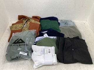 QTY OF ASSORTED CLOTHING TO INCLUDE STANLEY/STELLA PLAIN ROUND NECK SHORT SLEEVED TSHIRT IN GREEN SIZE: M: LOCATION - B7