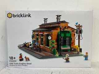 LEGO BRICKLINK OLD TRAIN ENGINE SHED MODEL: 910033 RRP - £325: LOCATION - WHITE BOOTH