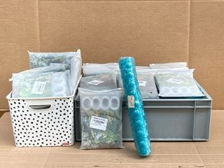 QTY OF ASSORTED ITEMS TO INCLUDE QTY OF MMM FANG OUTDOOR PATTERN SHOWER CURTAINS IN GREEN: LOCATION - C2