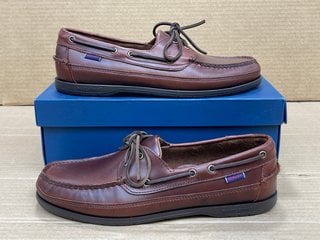 SEBAGO MENS SCHOONER LEATHER SLIP ON SHOES IN BROWN SIZE: 11.5: LOCATION - C13