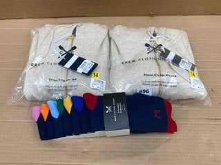 3 X ASSORTED CREW CLOTHING COMPANY CLOTHING TO INCLUDE 2 X HERITAGE ZIP THROUGH HOODIES IN OATMEAL SIZE: 14 , EMBROIDERED BAMBOO SOCKS FOR HIM IN MULTI (ONE SIZE) RRP - £153: LOCATION - C14