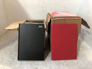 2 X BOXES OF HARDBACK NOTE/WORK BOOKS IN BLACK AND RED: LOCATION - A1