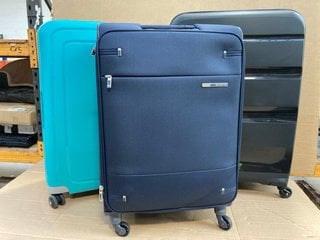 3 X ASSORTED SIZE SOFT/HARD SHELL TRAVEL CASES IN LIGHT BLUE , NAVY AND BLACK: LOCATION - D12