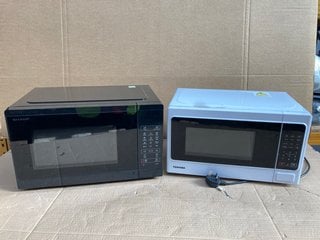 2 X ASSORTED SHARP AND TOSHIBA MICROWAVE OVENS: LOCATION - D12