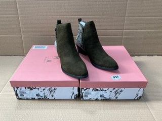 2 X MODA IN PELLE WOMENS KATRINA SUEDE BOOTS IN KHAKI SIZE: 39 EU: LOCATION - D8