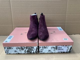 2 X MODA IN PELLE WOMENS LILITH SUEDE ZIP UP BOOTS IN PURPLE SIZE: 40 AND 41 EU: LOCATION - D8