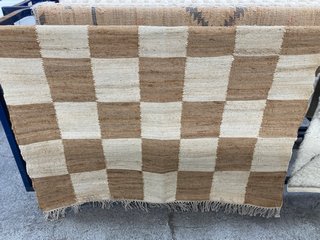 LA REDOUTE IONISA CHECKERBOARD JUTE STYLE FLOOR RUG IN NATURAL : SIZE 160 X 230CM - RRP £240: LOCATION - C6