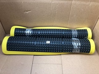 2 X HEAVY DUTY RUBBER MAT'S IN BLACK & YELLOW: LOCATION - BR6