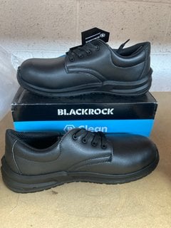 BLACKROCK SAFETY SHOES IN BLACK SIZE: UK 13: LOCATION - BR12