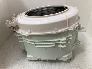 REPLACEMENT WASHING MACHINE DRUM: LOCATION - CR8