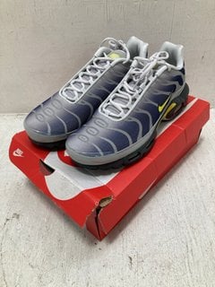 PAIR OF NIKE AIR MAX PLUS IN METALLIC SILVER SIZE : UK10: LOCATION - CR11