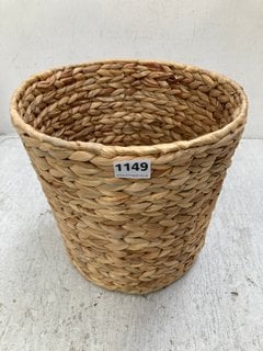 LA REDOUTE SMALL WOVEN STORAGE BASKET IN NATURAL FINISH: LOCATION - DR9