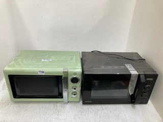 2 X ASSORTED MICROWAVES TO INCLUDE SWAN RETRO STYLE MICROWAVE IN PASTEL GREEN AND CHROME EFFECT FINISH: LOCATION - DR9