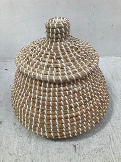 LA REDOUTE AKAPA SMALL STORAGE BASKET WITH LID IN NATURAL JUTE STYLE WOVEN DESIGN: LOCATION - DR7