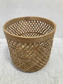 LA REDOUTE MALU 32CM DIAMETER ROUND RATTAN STYLE FLOWER POT WITH STAND IN NATURAL: LOCATION - DR6