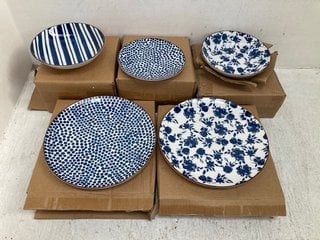 LA REDOUTE SIENNA 18 PIECE PORCELAIN PLATE SET IN BLUE AND WHITE - RRP £110: LOCATION - DR5