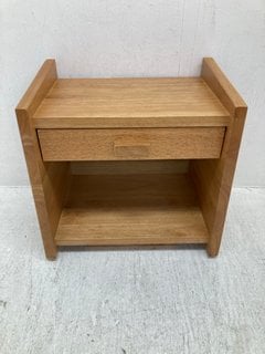 LA REDOUTE QUILDA VINTAGE BEDSIDE TABLE IN OAK - RRP £115: LOCATION - DR5